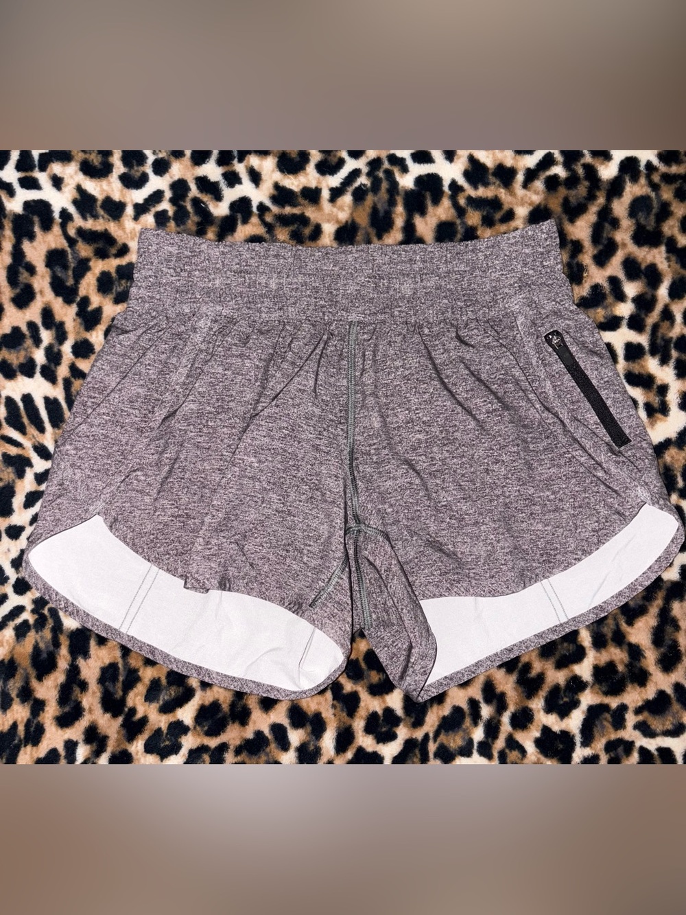 Lululemon Tracker Short V 4” Women’s size 8 Gray & Black Athletic Shorts